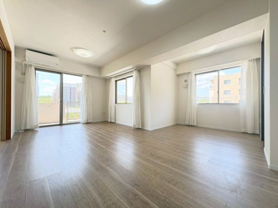 【居間・リビング】 | ローレルコート新千里東町あかしやの丘Ⅰ番館