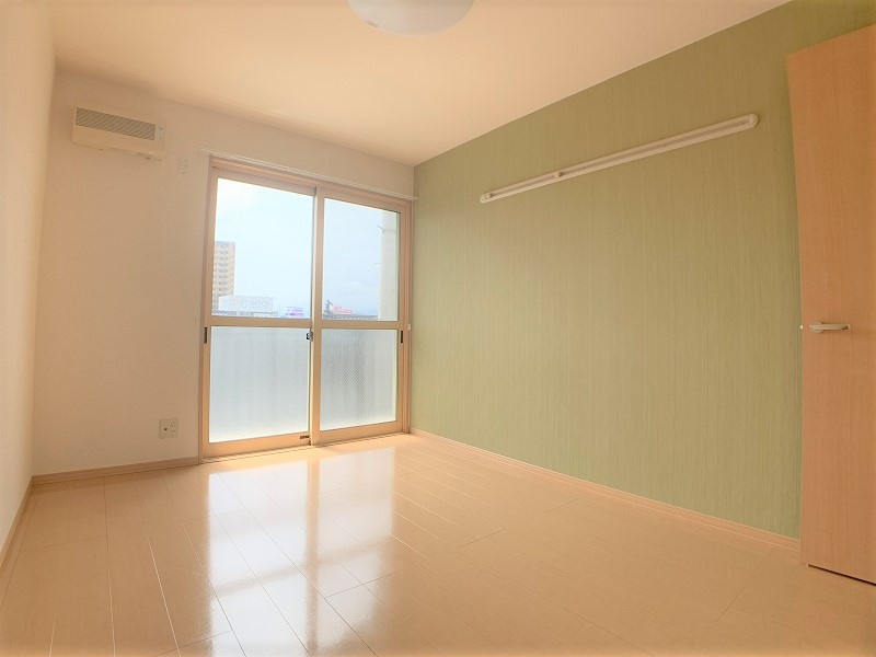 キャトルスクアール本宮の洋室