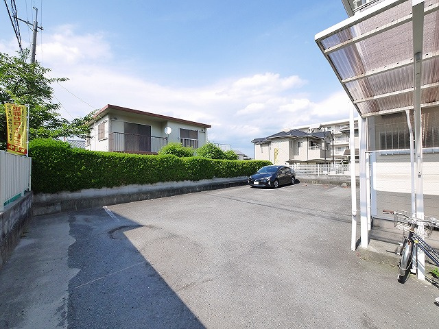 シティロイヤル西大寺宝ヶ丘の駐車場