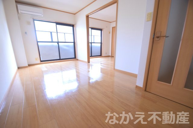 【寝室】 | 広くて明るい寝室