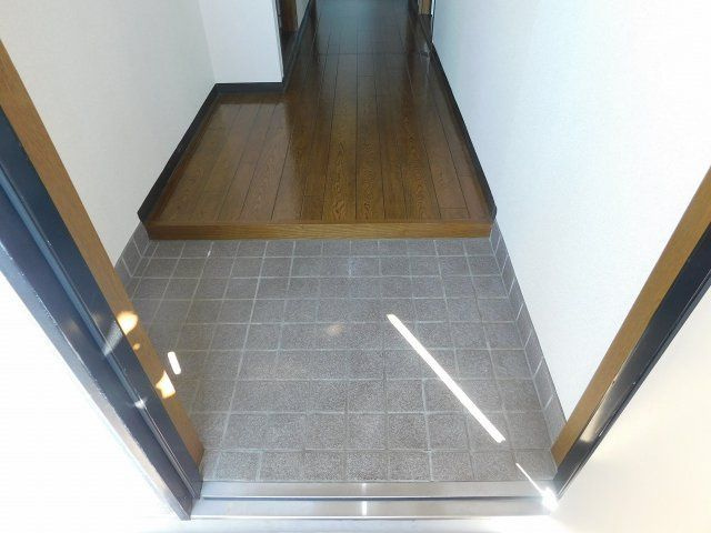 【玄関】 | ゴールデンエイジ | ※同物件別室参考写真
