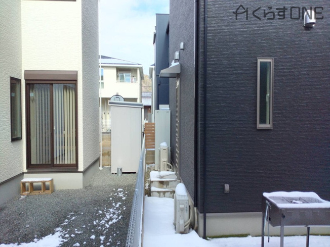 【外観】 | たつの市龍野町末政／中古戸建 | 隣地との境界です