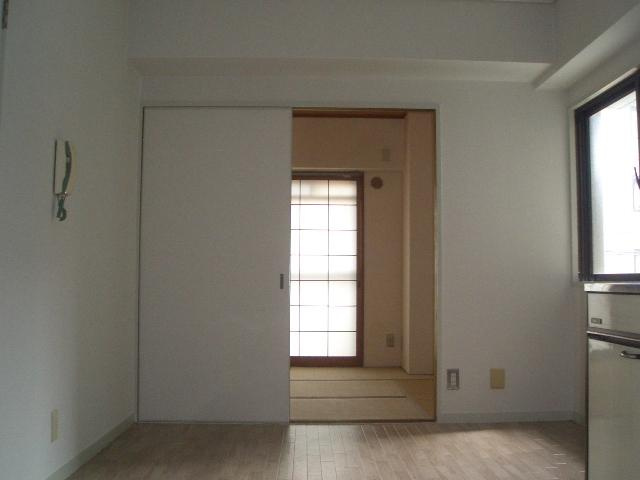 【洋室】 | メゾン崎山