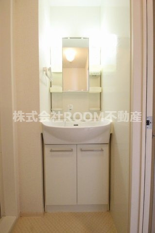 N’ｓ　BLANC　Ａ棟の独立洗面台|朝の支度にも助かる、独立の洗髪洗面化粧台