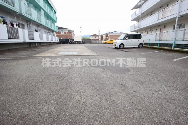 ニューサンシティコープの駐車場