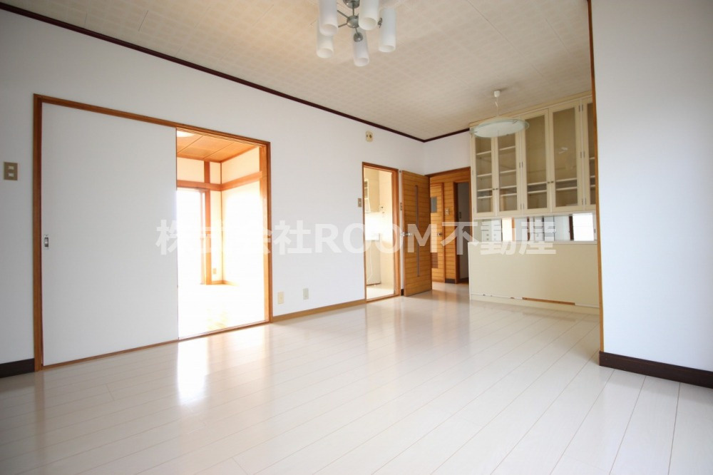 ニューサンシティコープの居間・リビング