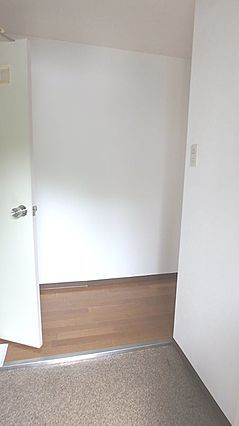 フォレスト岡本の玄関