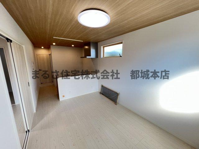 アベニール高城の居間・リビング