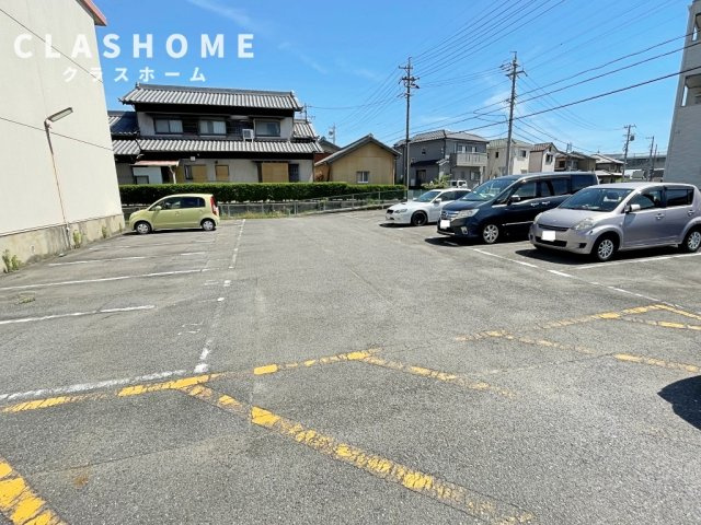 メゾン酒井Aの駐車場