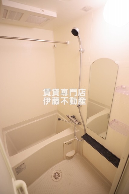 プレサンス大曽根駅前ファーストの浴室