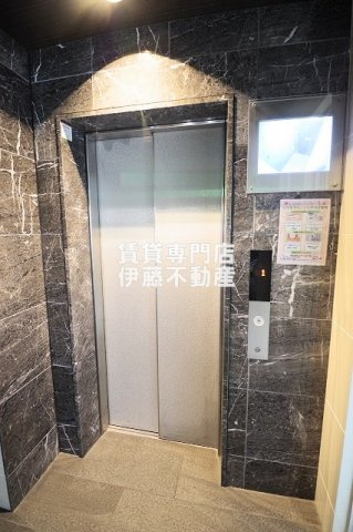 プレサンス大曽根駅前ファーストのロビー