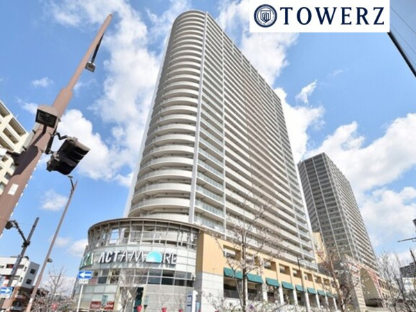 【外観】 | 【外観】ローレルスクエア高槻ウエストタワー！JR高槻駅直結！屋根付きデッキで雨天時も濡れずに駅へ！