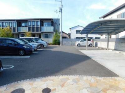 【駐車場】 | ラルゴヴェローチェ元町