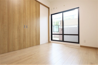 【洋室】 | エクセル武庫川 | 洋室６帖です♪建具をオープンにしていただくとリビングからの広がる空間を確保できます！！