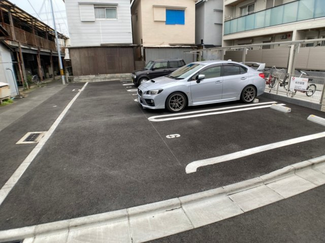 フェリーチェ若江の駐車場