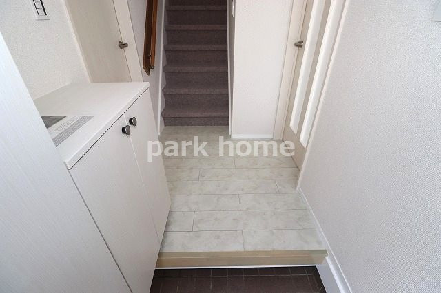 高知市十津4丁目（リフォーム済） 中古戸建ての玄関