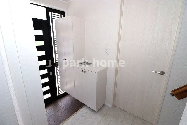 高知市十津4丁目（リフォーム済） 中古戸建ての玄関