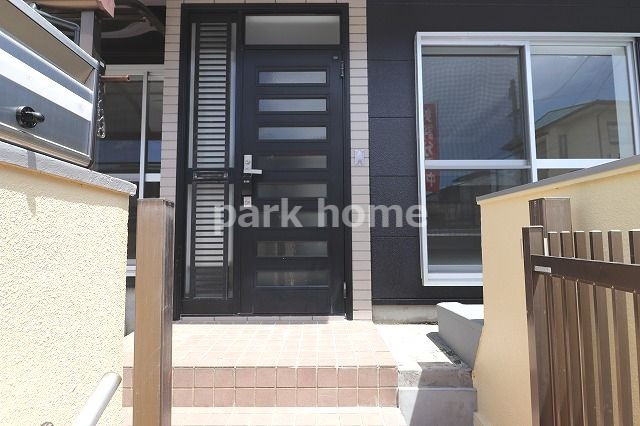 高知市十津4丁目（リフォーム済） 中古戸建ての玄関