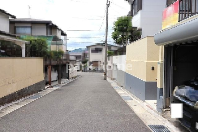 高知市十津4丁目（リフォーム済） 中古戸建ての前面道路含む現地写真