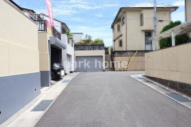 高知市十津4丁目（リフォーム済） 中古戸建ての前面道路含む現地写真