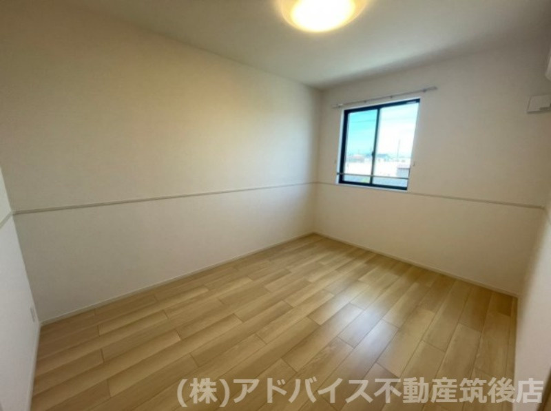 八女市龍ケ原のアパートの洋室