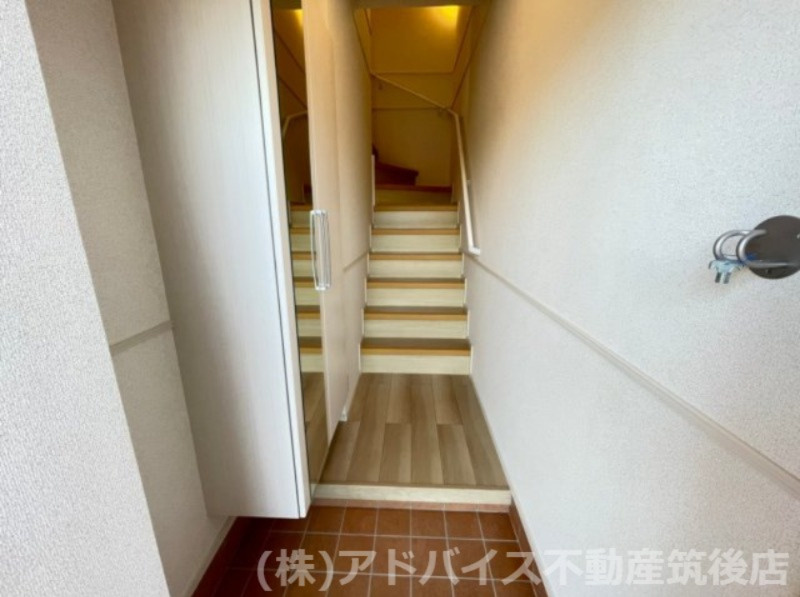 八女市龍ケ原のアパートの玄関