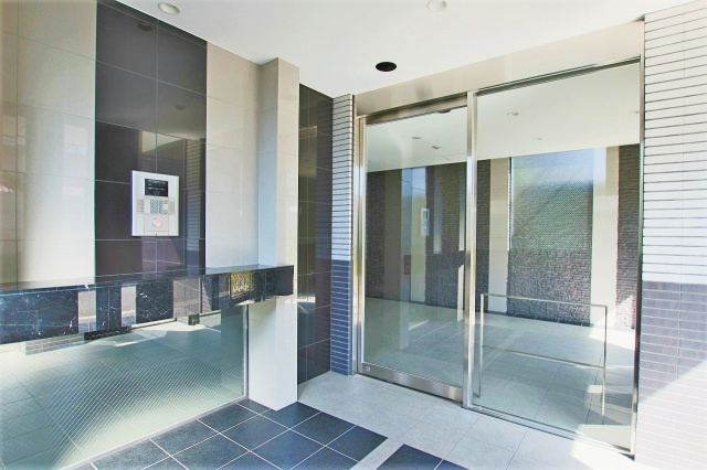 スクウェア Jのエントランス