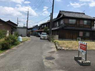 【前面道路含む現地写真】