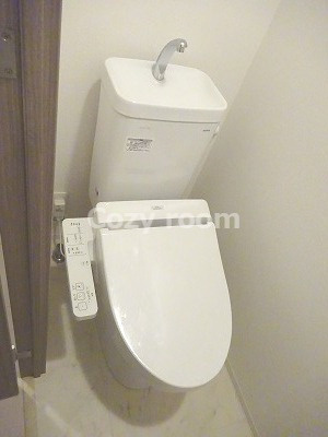 【トイレ】 | スペーシア江坂広芝町 | 綺麗なシャワートイレです