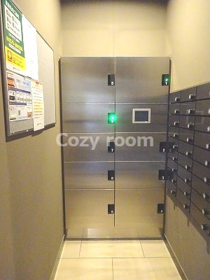 【その他共用部分】 | スペーシア江坂広芝町 | 宅配ボックス付きなので留守時も安心