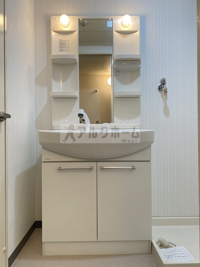 ディアコート藤井寺の独立洗面台