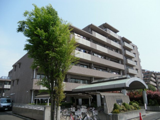 【外観】 | 2駅2路線利用できます。駅前にはスーパー・コンビニが揃いお仕事帰りの買い物も安心です。