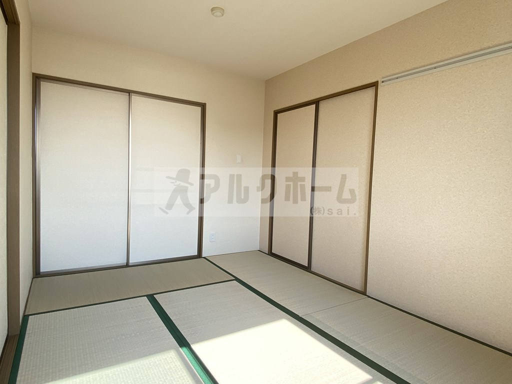 ニューリバーサイド八尾南B棟の和室