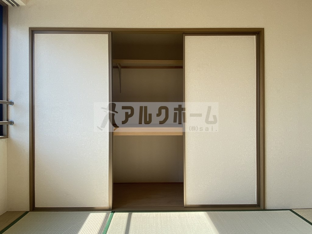 ニューリバーサイド八尾南B棟の収納
