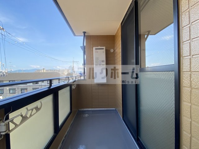 ニューリバーサイド八尾南B棟のバルコニー
