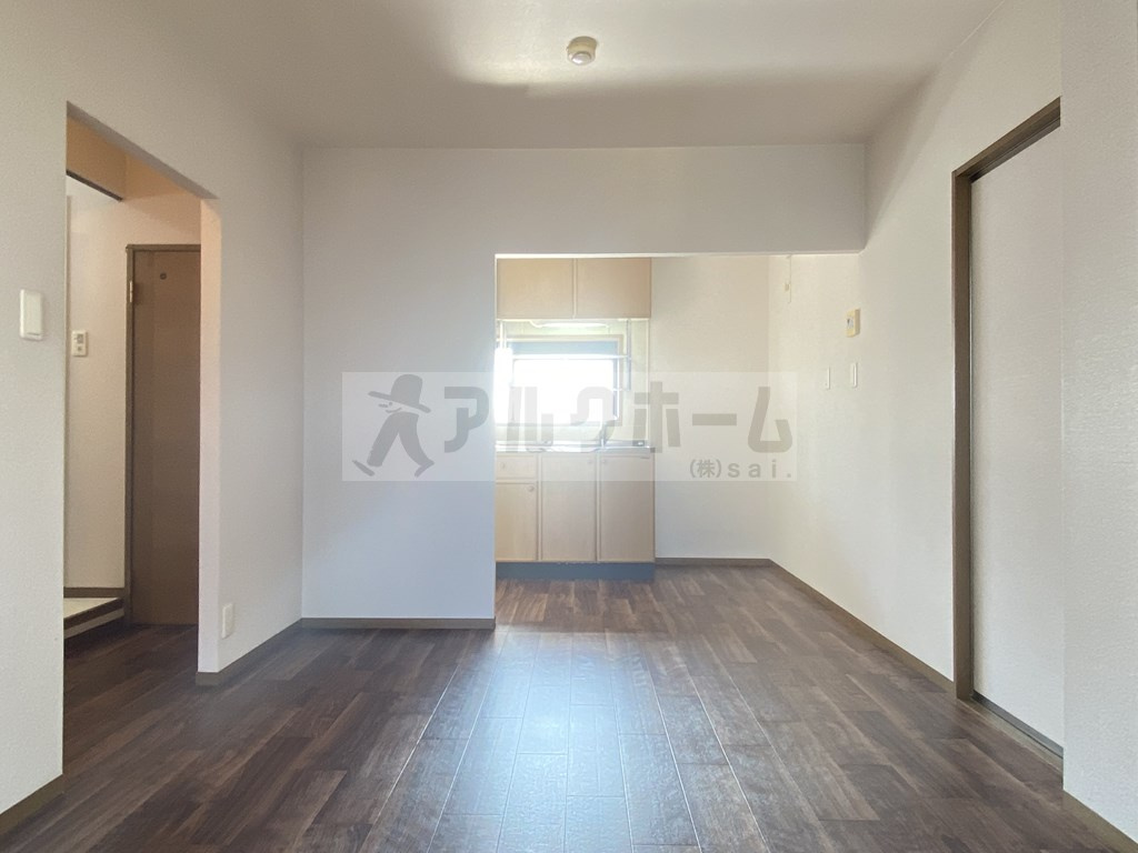 ニューリバーサイド八尾南B棟の居間・リビング