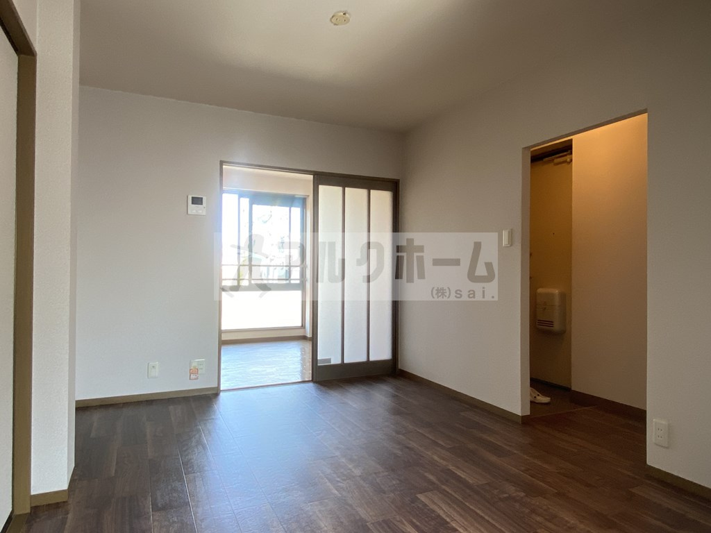 ニューリバーサイド八尾南B棟の居間・リビング