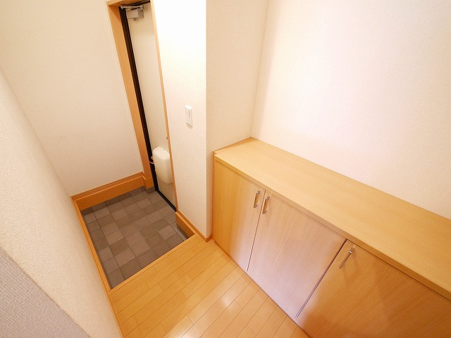 レスポワール法蓮の玄関