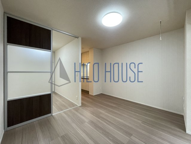 東松山エテルネルの居間・リビング