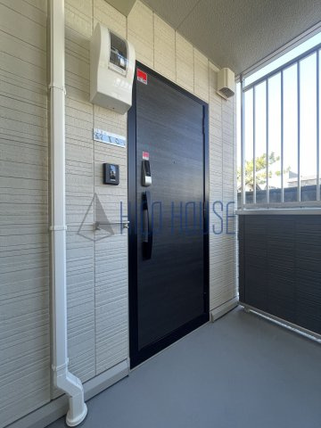 東松山エテルネルの玄関