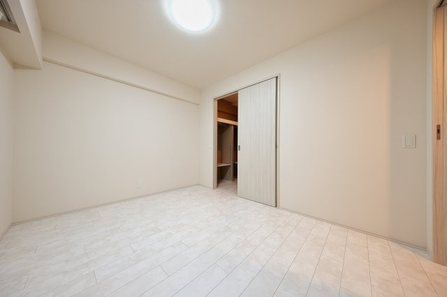 【洋室】 | 6.5帖の洋室