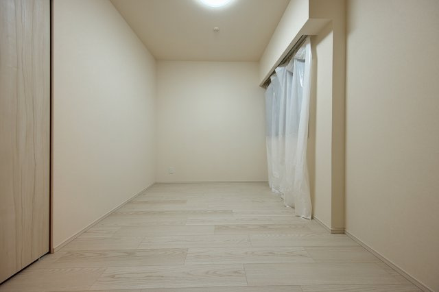 【洋室】 | 4.5帖の洋室は書斎やテレワーク、オンライン授業にも活躍しますね！