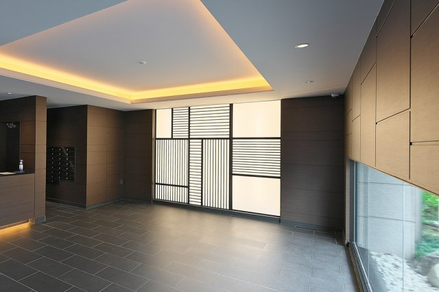 【エントランス】 | スタイリッシュで洗練されたデザインのエントランスホール