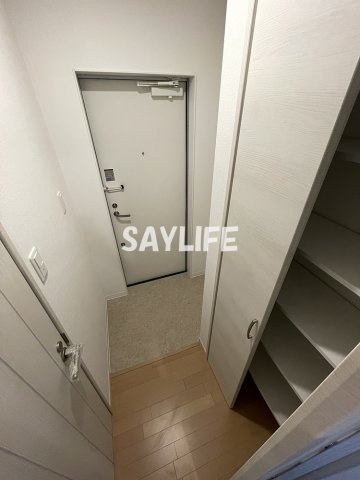 東大阪市荒本２丁目のアパートの玄関