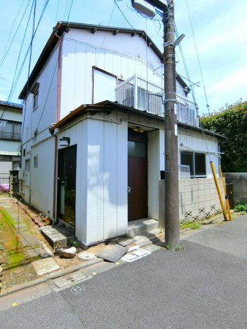 目黒区五本木２丁目の一戸建ての外観|路地を奥に進んだ所にございますので人通りが少ないです！