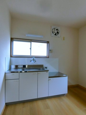 目黒区五本木２丁目の一戸建てのキッチン|キッチン台新品☆ガスコンロは置くタイプ