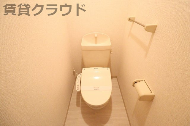 プレジールⅡのトイレ|温水洗浄便座付きの落ち着く空間！