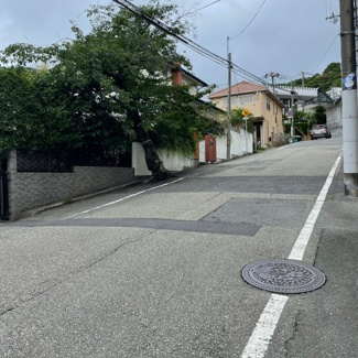 【前面道路含む現地写真】 | 南東側公道8.4ｍに面します