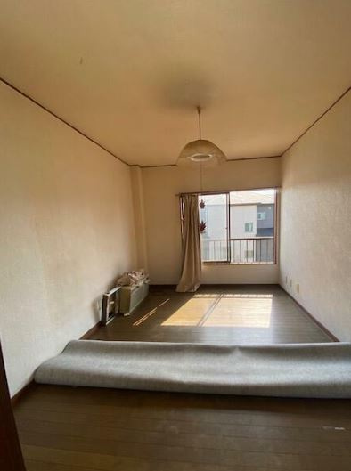 【中古】坂戸市善能寺中古住宅の洋室|使い勝手のいい洋室です