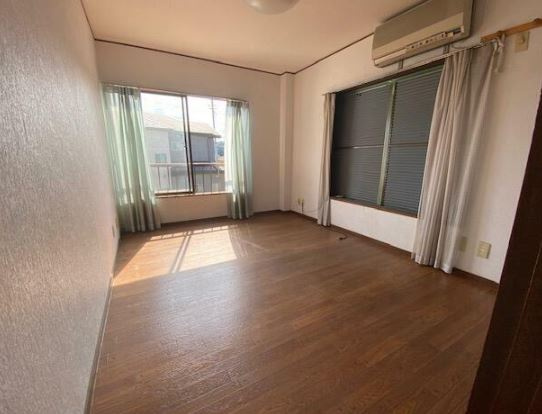 【中古】坂戸市善能寺中古住宅の洋室|ゆったりした洋室です